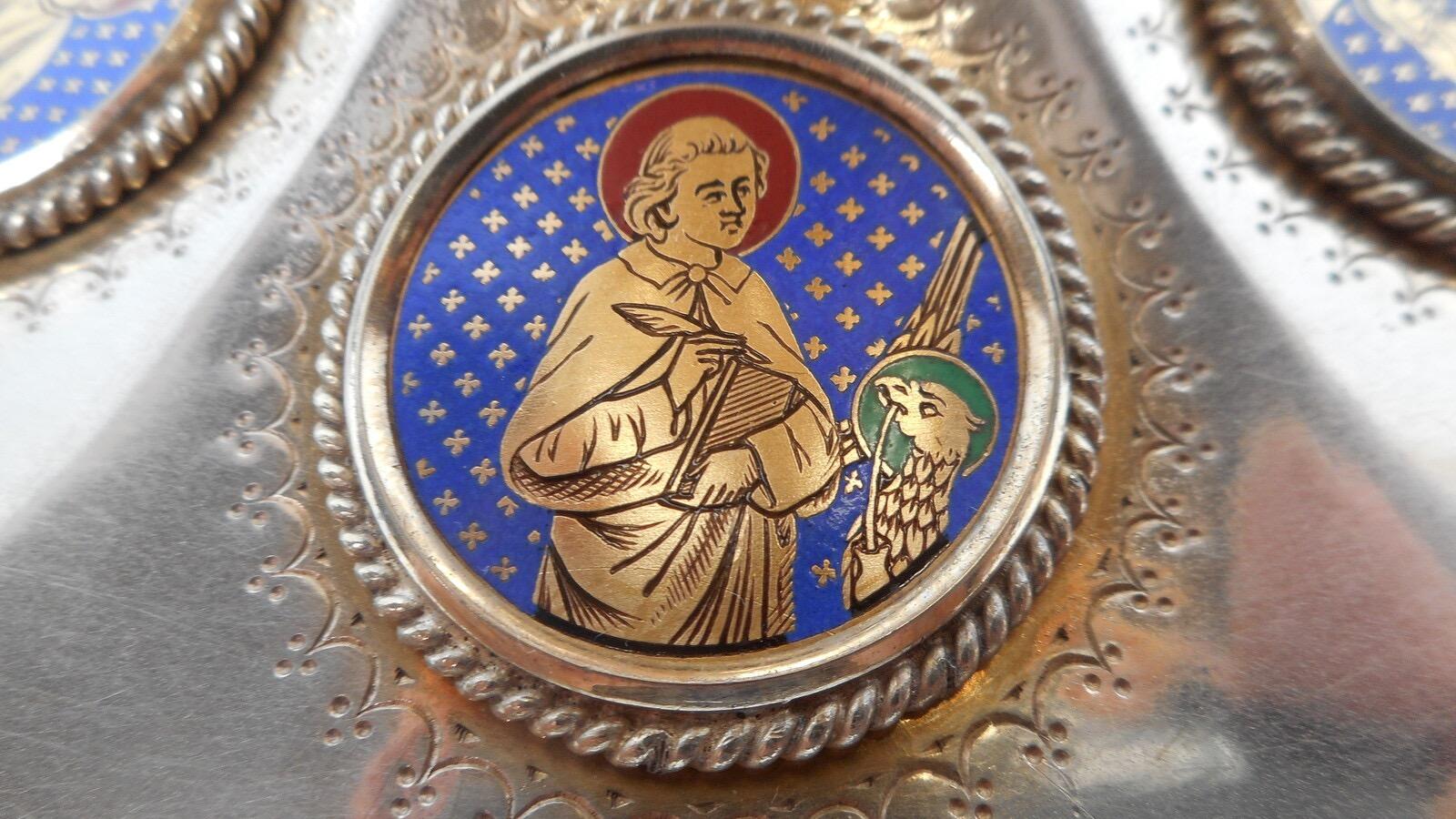 1 Gothic - Style Ciborium