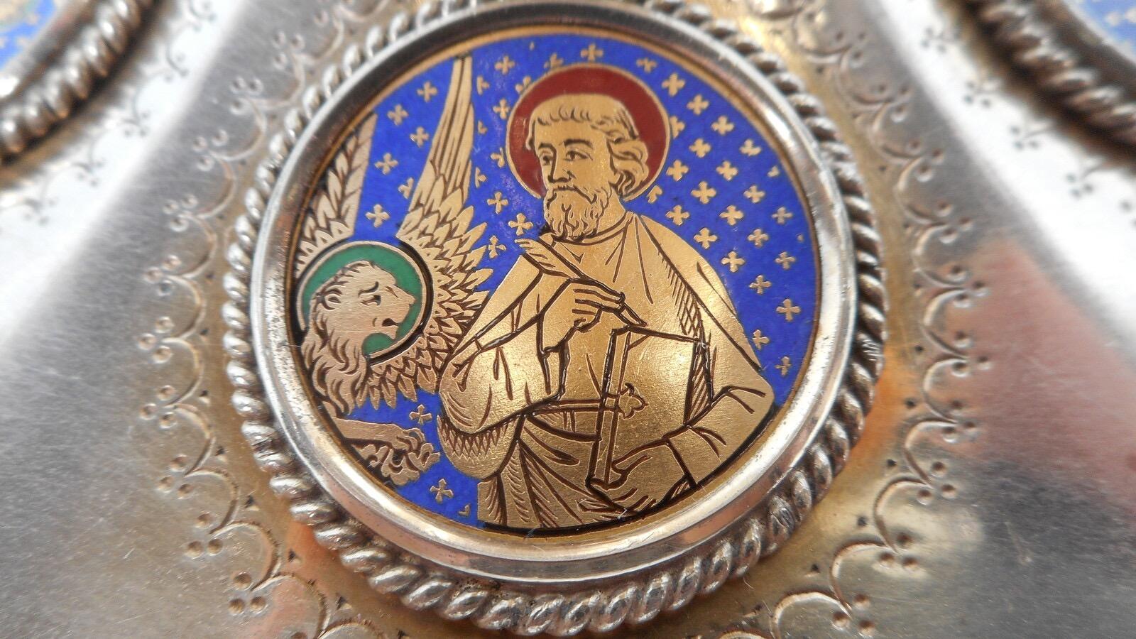 1 Gothic - Style Ciborium