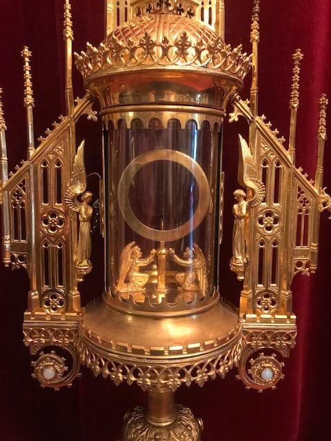 1 Gothic - style Cilinder Monstrance.