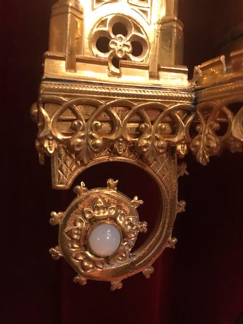 1 Gothic - style Cilinder Monstrance.