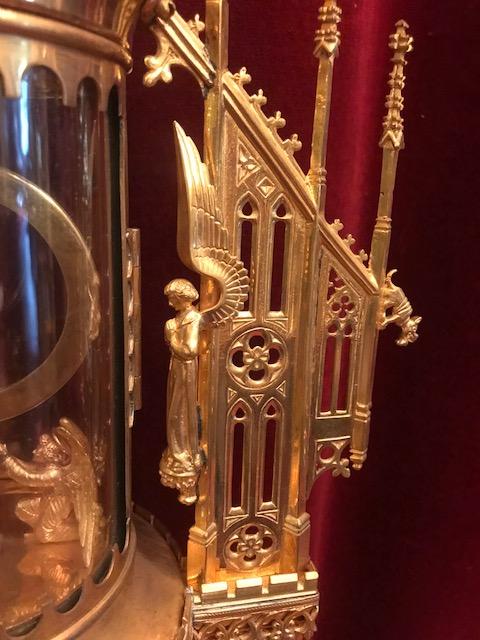 1 Gothic - style Cilinder Monstrance.