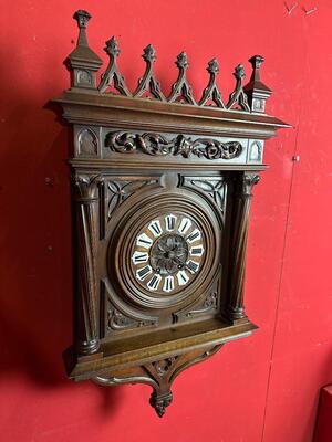 Clock style Gothic - Style en Walnut wood / Enamel / Brass / Bronze, France 19 th century ( Anno 1885 )
