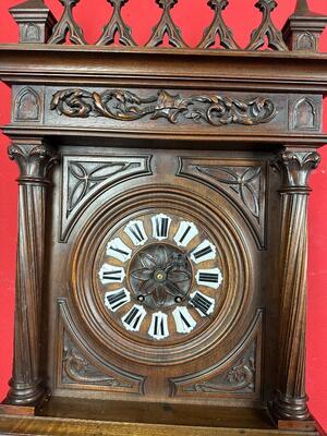 Clock style Gothic - Style en Walnut wood / Enamel / Brass / Bronze, France 19 th century ( Anno 1885 )