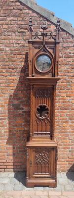 1 Gothic - Style Clock Expected !