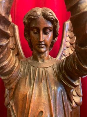 Combination Angel & Stand / Fully Hand-Carved Wood Height Angel: 105 Cm. Height Stand : 85 Cm style Gothic - style en hand-carved wood Oak, France 19th century ( anno 1870 )