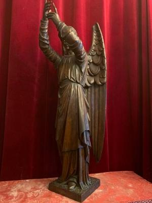 Combination Angel & Stand / Fully Hand-Carved Wood Height Angel: 105 Cm. Height Stand : 85 Cm style Gothic - style en hand-carved wood Oak, France 19th century ( anno 1870 )