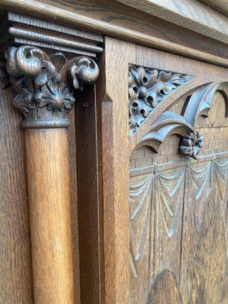 1 Gothic - style Communion Rail