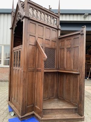 Confessional style Gothic - style en Oak wood, Belgium 19th century