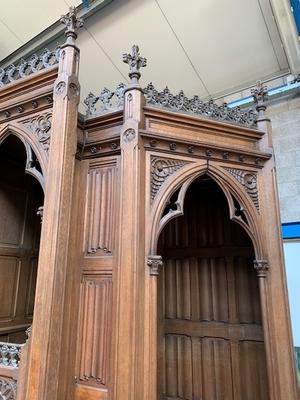Confessional style Gothic - style en Oak wood, Belgium 19th century