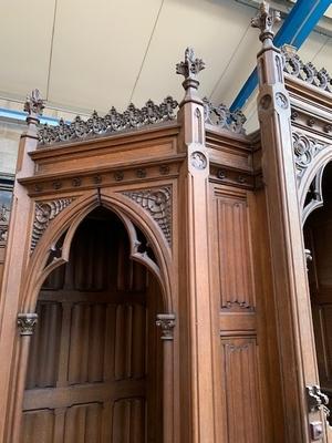 Confessional style Gothic - style en Oak wood, Belgium 19th century