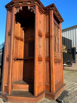 Confessional style Gothic - Style en Oak wood, Belgium  19 th century