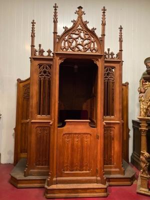 Confessional  style Gothic - style en Oak wood, Belgium 19 th century ( Anno 1875 )