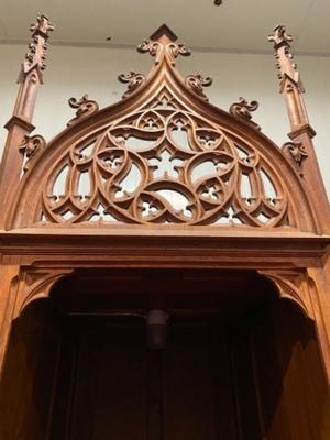 Confessional  style Gothic - style en Oak wood, Belgium 19 th century ( Anno 1875 )