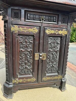 Corner Cabinet style Gothic - Style en Wood / Glass / Brass / Bronze, France 19 th century