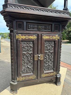 Corner Cabinet style Gothic - Style en Wood / Glass / Brass / Bronze, France 19 th century