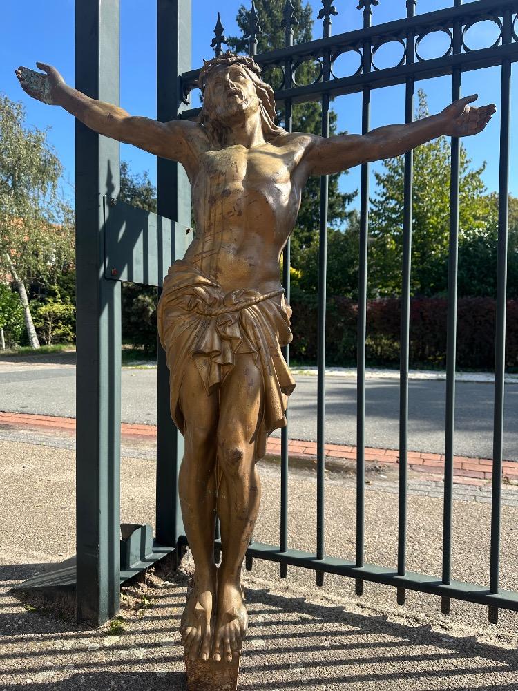 1 Gothic - Style Corpus Christi Suitable For Outdoor Use !