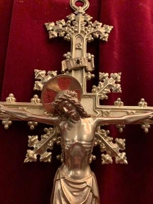 Corpus With Cross  style Gothic - Style en Bronze, Belgium 19th century ( anno 1890 )