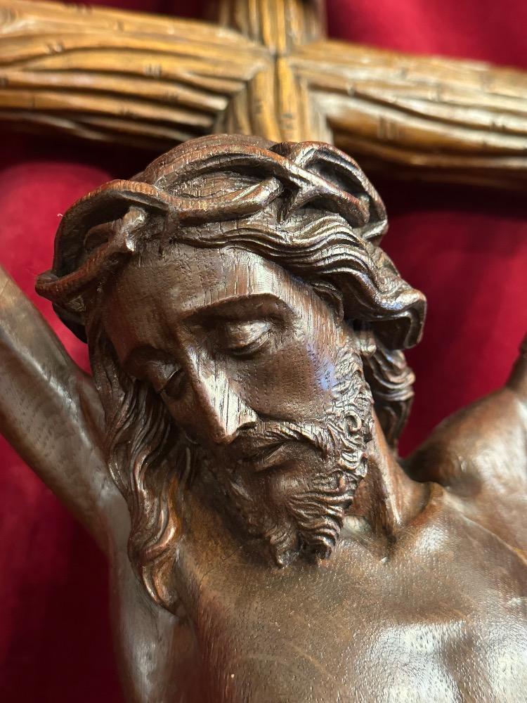 1 Gothic - Style Corpus With Cross