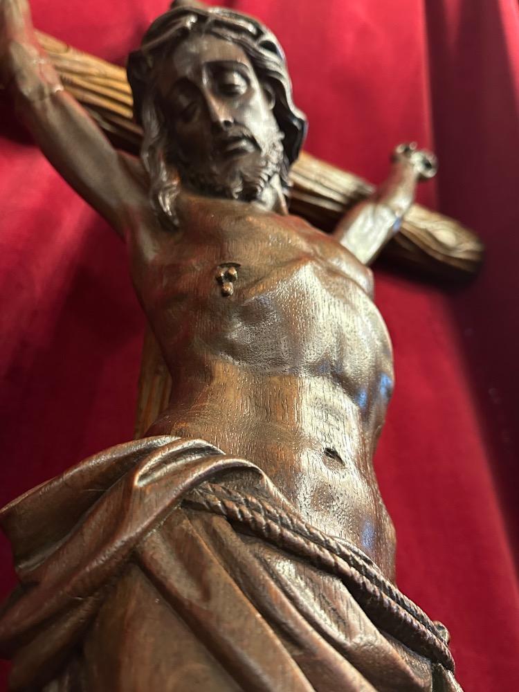 1 Gothic - Style Corpus With Cross