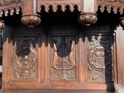 Credens Cabinet  style Gothic - style en Oak wood, Belgium 19 th century