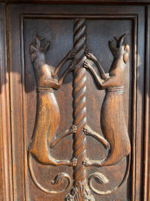Credens Cabinet  style Gothic - style en Oak wood, Belgium 19 th century