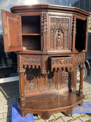 Credens Cabinet  style Gothic - style en Oak wood, Belgium 19 th century
