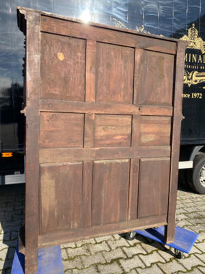 Credens Cabinet  style Gothic - style en Oak wood, Belgium 19 th century