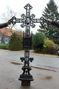 Cross From Graveyard style Gothic - style en Cast Iron, Belgium 19th century