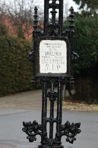 Cross From Graveyard style Gothic - style en Cast Iron, Belgium 19th century