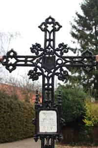 Cross From Graveyard style Gothic - style en Cast Iron, Belgium 19th century