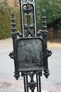 Cross From Graveyard style Gothic - style en Cast Iron, Belgium 19th century