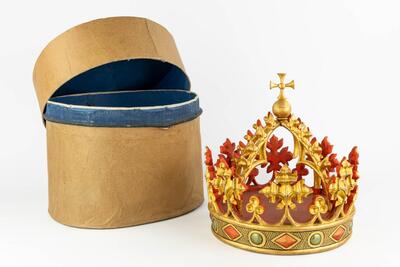 Crown With Original Storage Box style Gothic - Style en Wood, Belgium 19 th century