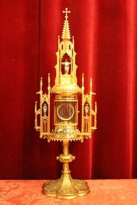 Cylinder Monstrance. Silver Broche With 84 Diamonds. style Gothic - style en Brass / Bronze / Gilt / Diamonds, Belgium 19th century