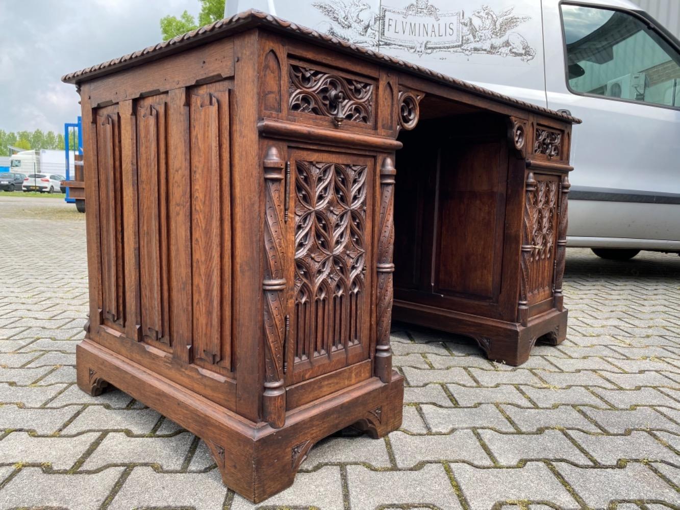 1 Gothic - style Desk