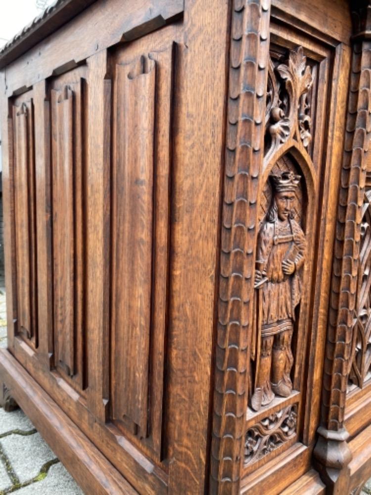1 Gothic - style Desk