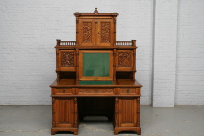Desk  style Gothic - Style en Oak Wood, Belgium 19th century