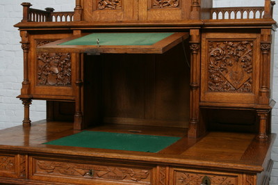 Desk  style Gothic - Style en Oak Wood, Belgium 19th century