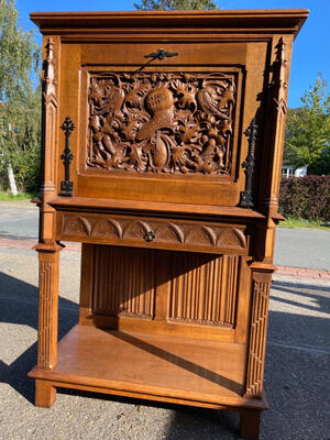 Desk - Cabinet style Gothic - style en Oak wood, Belgium  20 th century ( Anno 1950 )