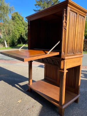 Desk - Cabinet style Gothic - style en Oak wood, Belgium  20 th century ( Anno 1950 )