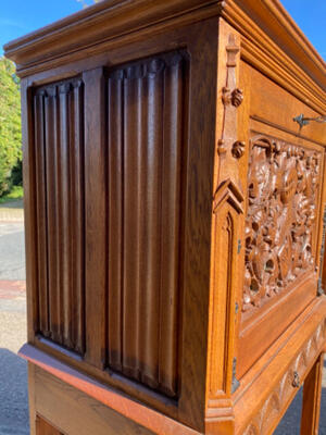 Desk - Cabinet style Gothic - style en Oak wood, Belgium  20 th century ( Anno 1950 )