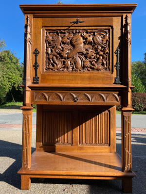 Desk - Cabinet style Gothic - style en Oak wood, Belgium  20 th century ( Anno 1950 )