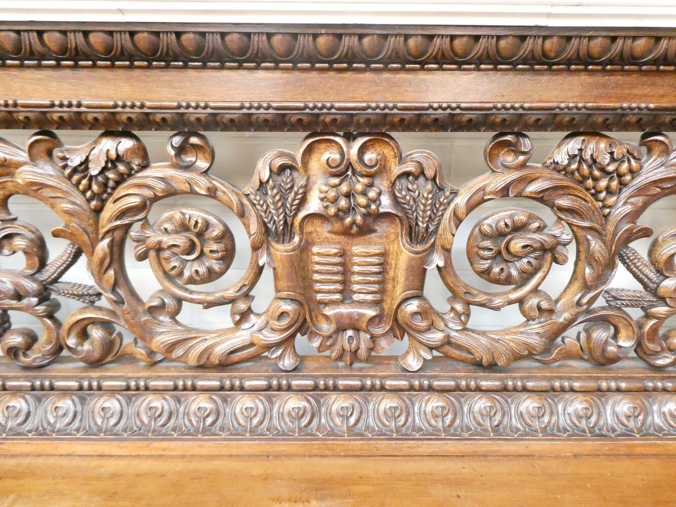 1 Gothic - Style Double - Sided Communion Rail Expected !