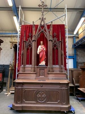 1 Gothic - style Exceptional Altar