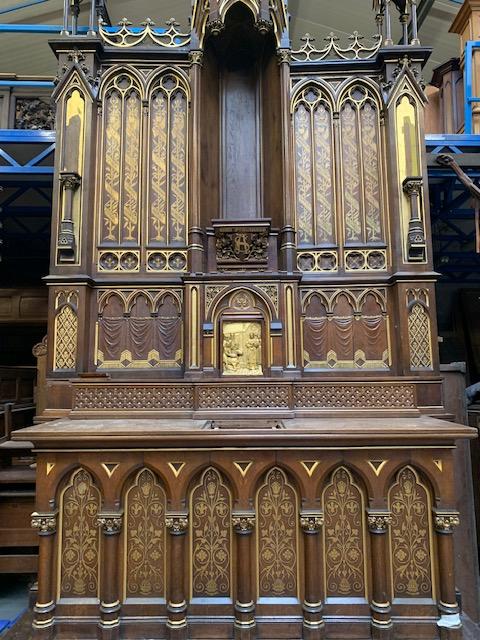 1 Gothic - style Exceptional Altar