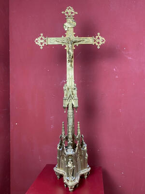 Exceptional Altar -Cross style Gothic - style en Full Bronze Gilt, France 19 th century ( Anno 1865 )