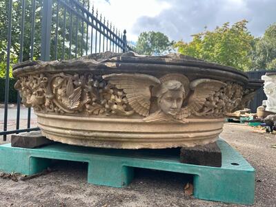 Exceptional Architectural Element style Gothic - Style en Hand - Carved Sandstone, Belgium  19 th century ( Anno 1830 )