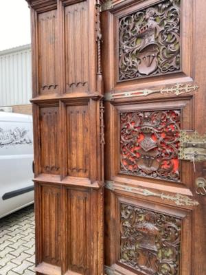 Exceptional Cabinet style Gothic - style en Oak wood, France 19 th century
