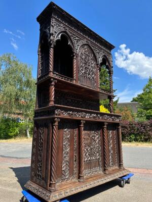 Exceptional Cabinet style Gothic - Style en Oak wood, France 19 th century ( Anno 1840 )