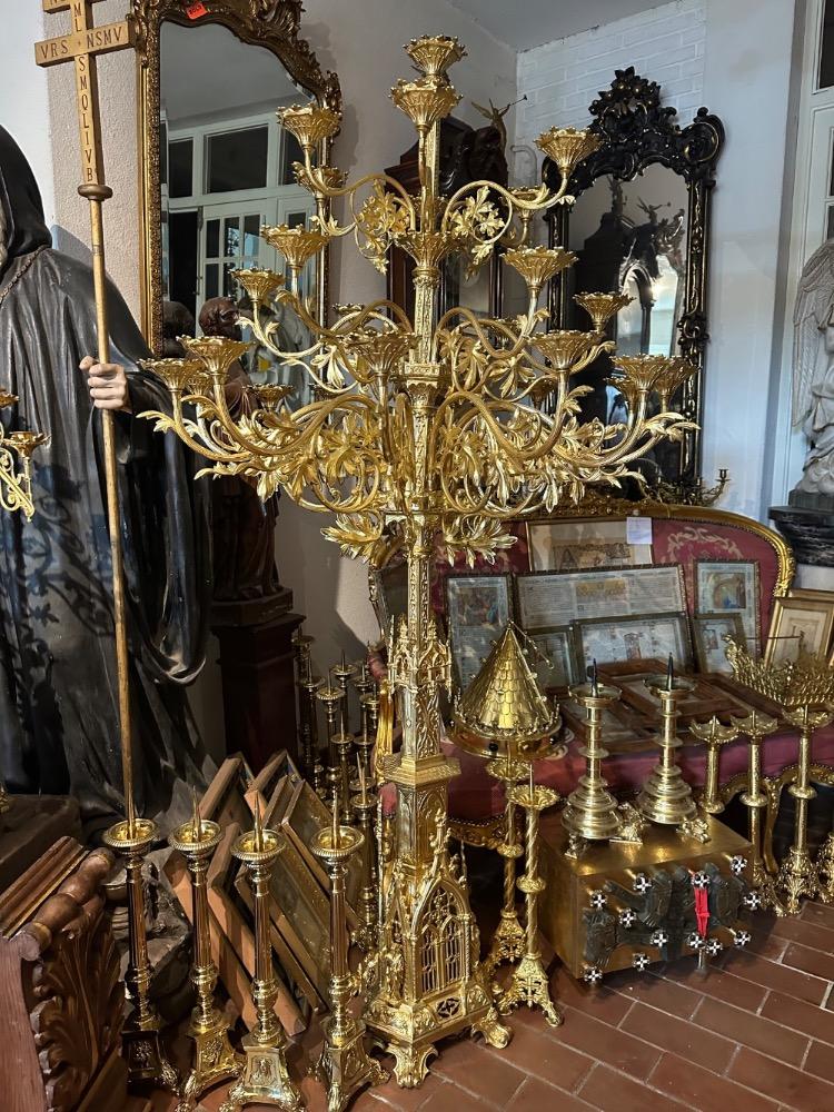 1 Gothic - Style Exceptional Candle Holder