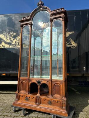 Exceptional Display Cabinet style Gothic - Style en Wood / Glass, Belgium  19 th century ( Anno 1865 )